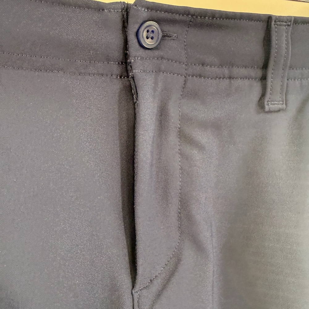 EUC Under Armour Kids Blue Matchplay Golf Shorts - Picture 8 of 12